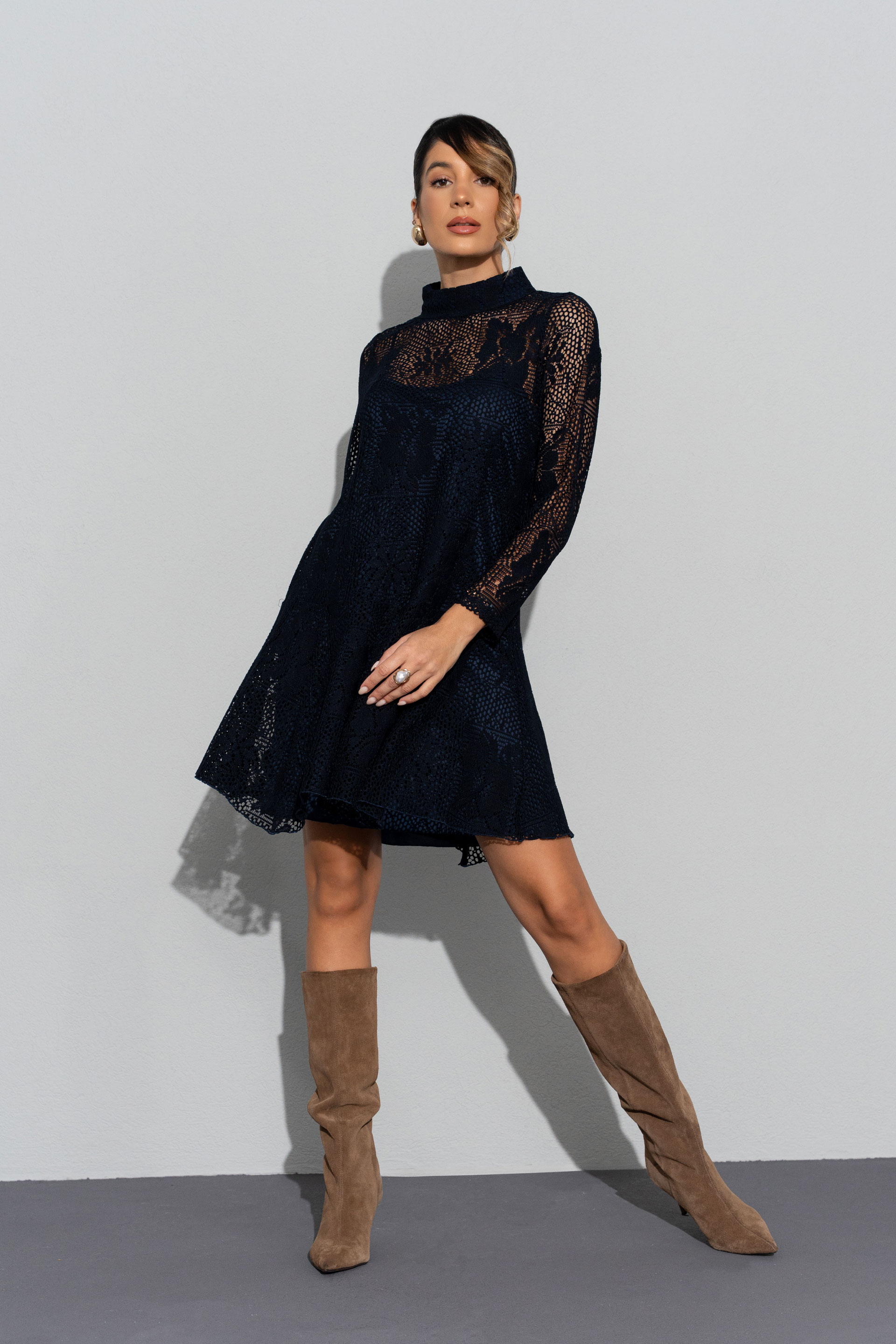 Short lace dress