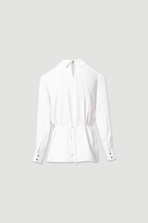 Tnica con cinturn fino