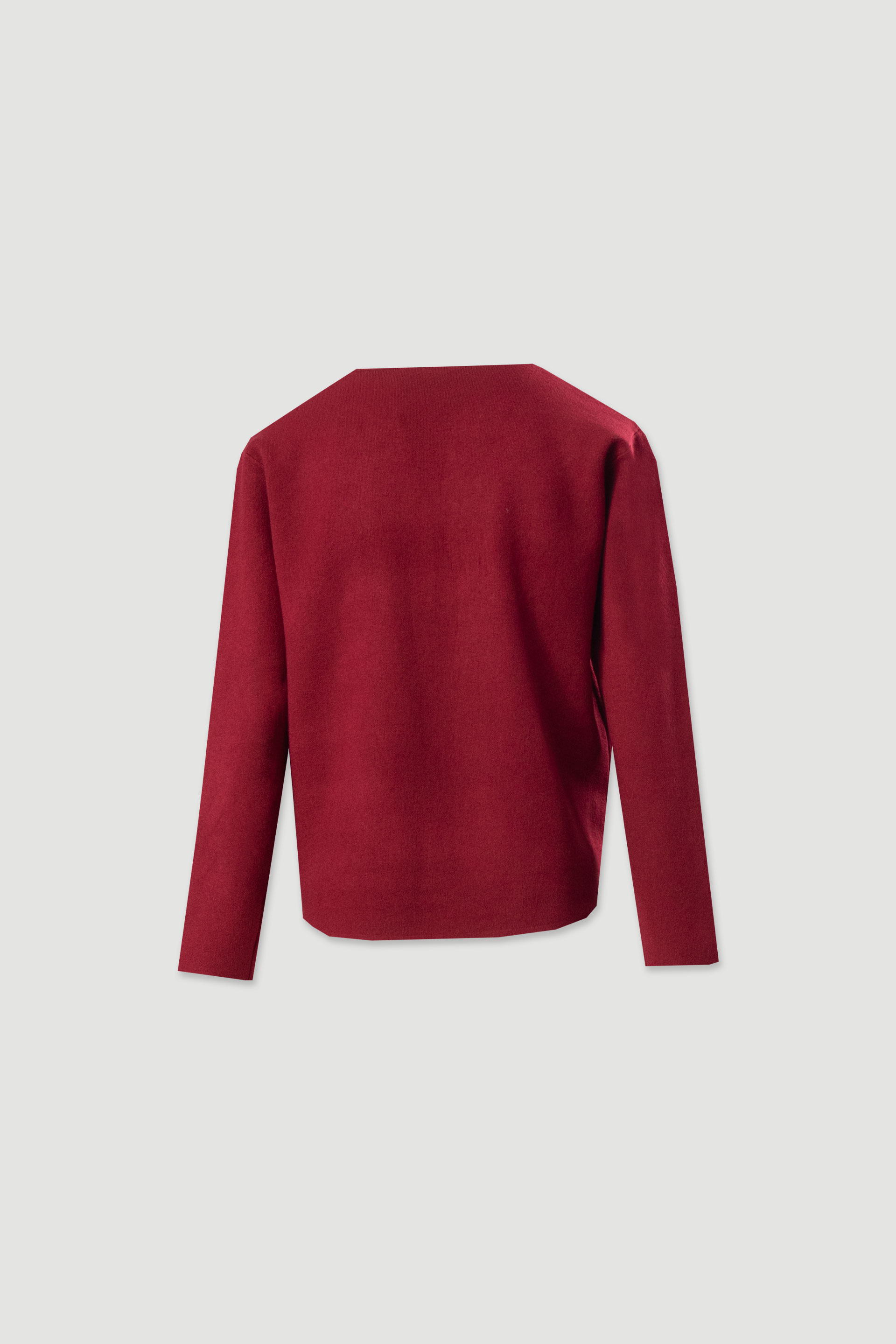 Knitted sweater with v-neckline