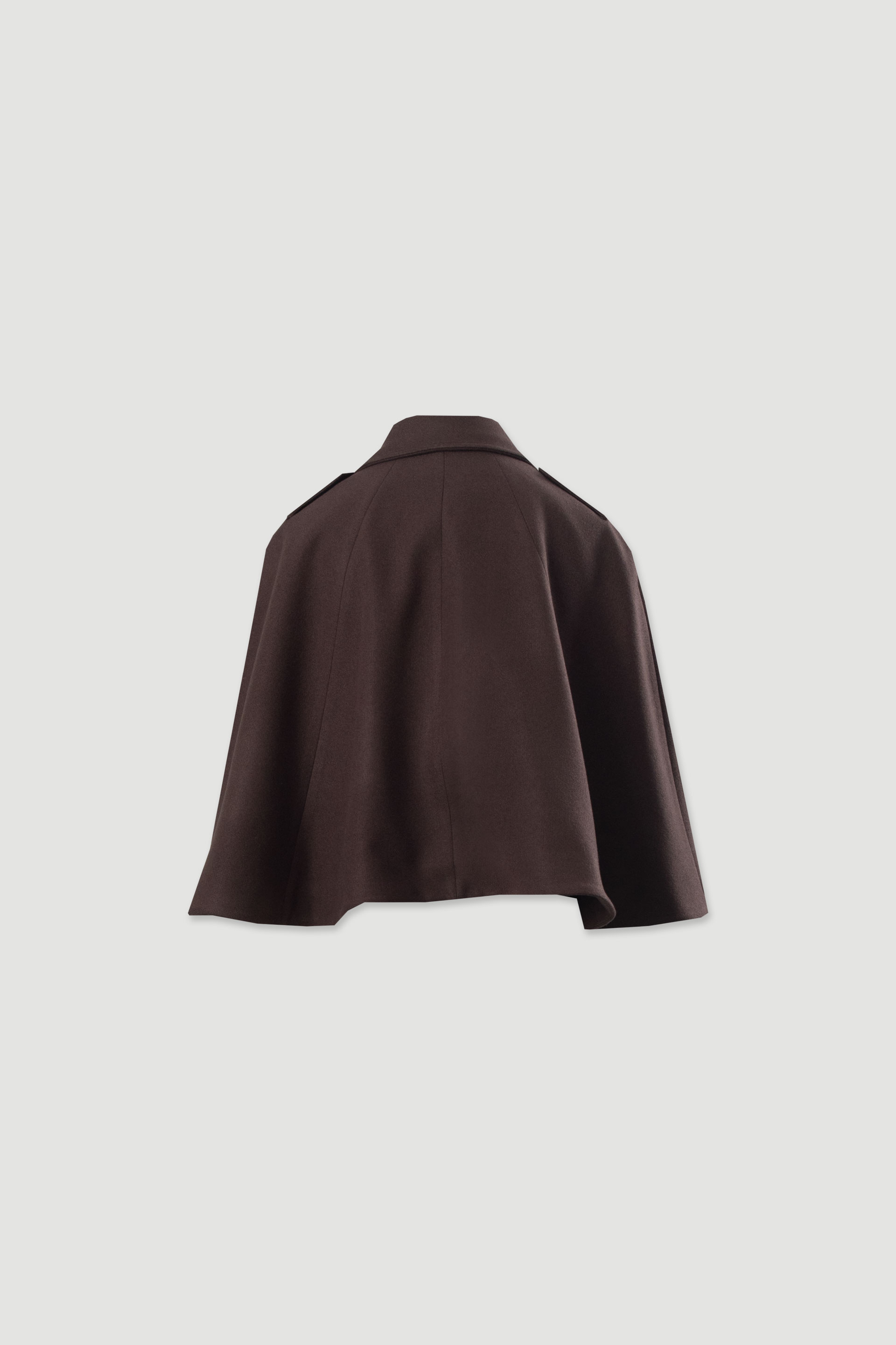 Short structured cape