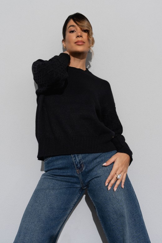 Suéter de punto con mangas trabajadas Suéter de punto con mangas trabajadas