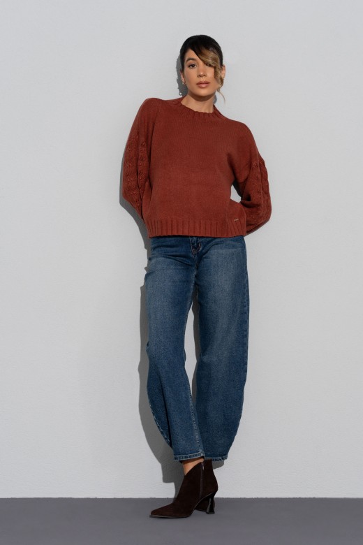 Camisola de malha com detalhe perfurado nas mangas