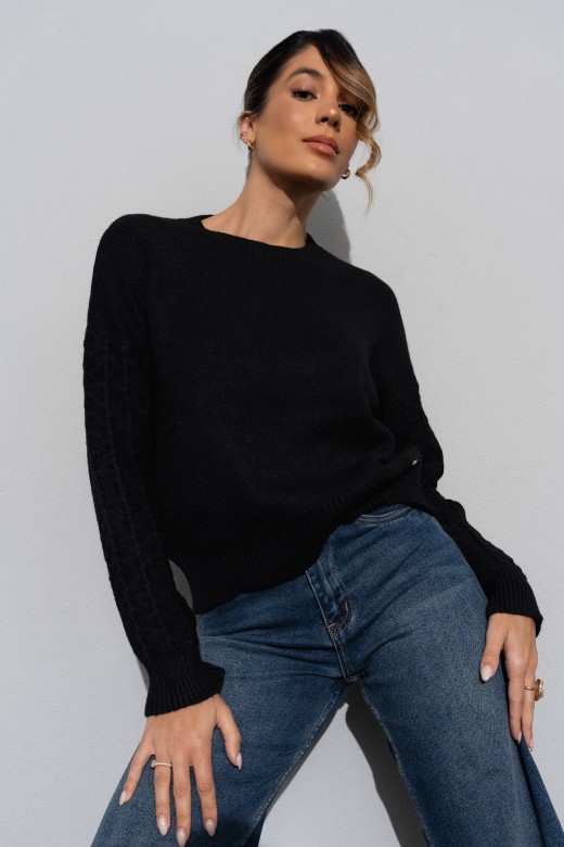 Suéter de punto con mangas trabajadas Suéter de punto con mangas trabajadas