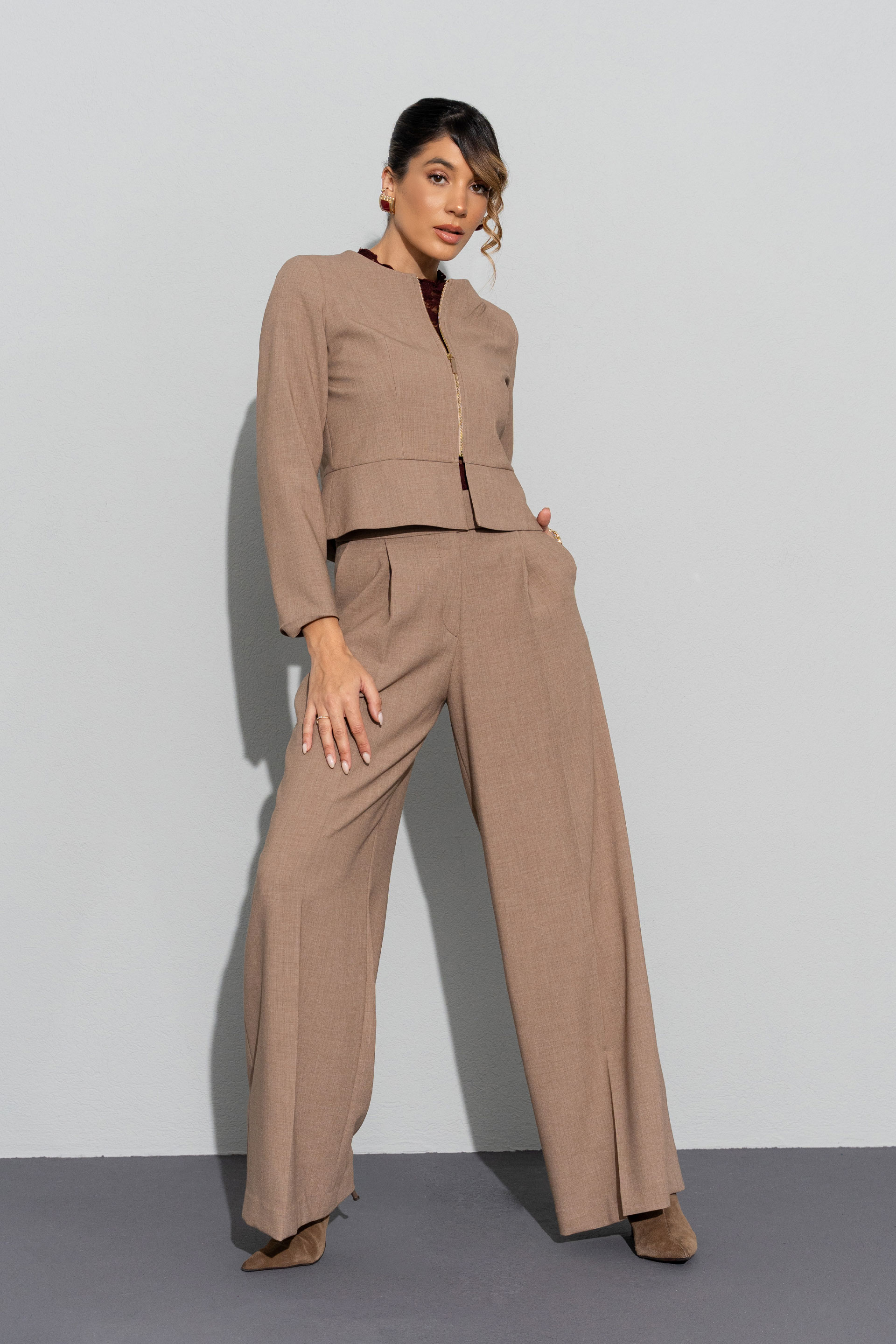 Classic high-waisted wide leg trousers