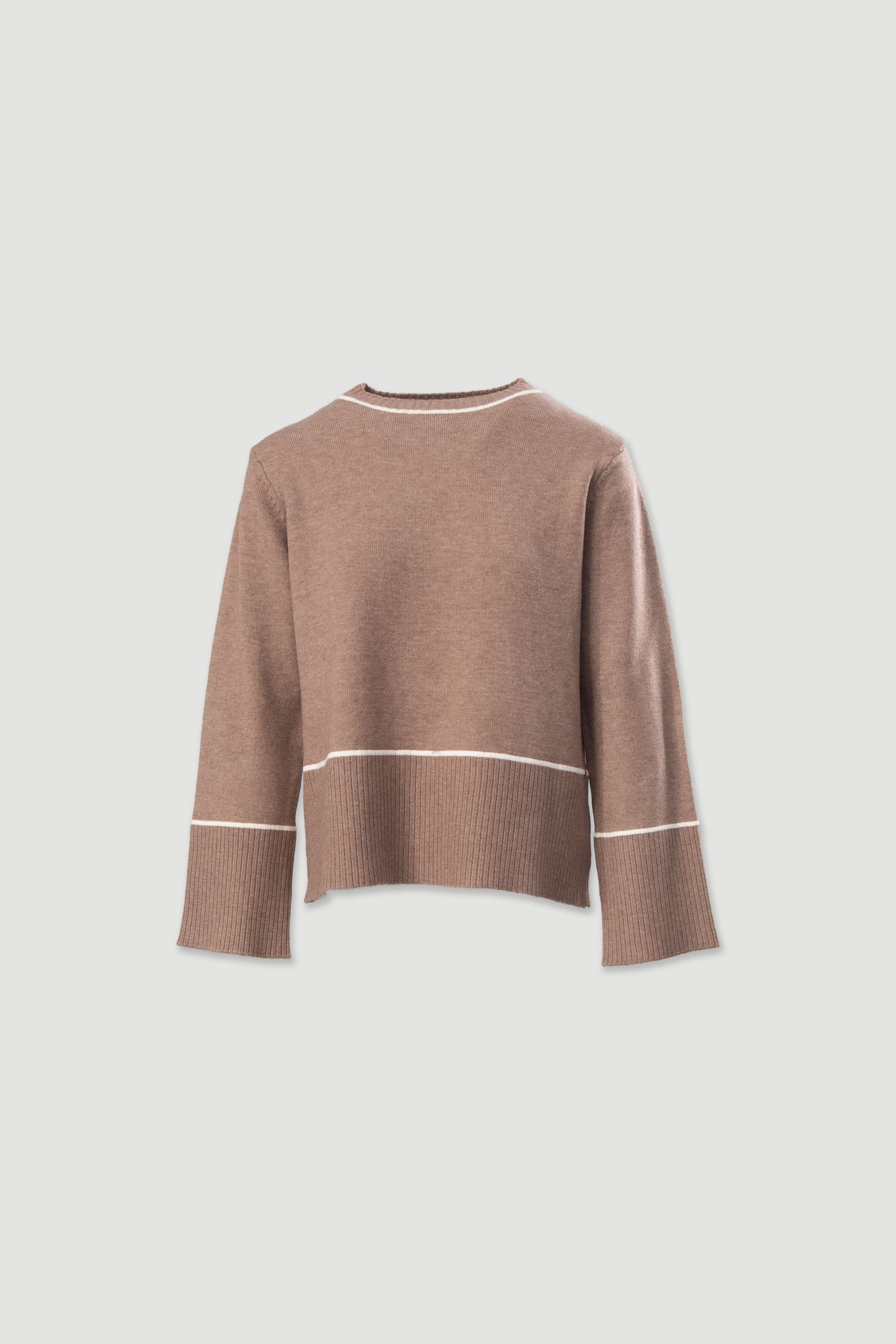 Camisola em malha com detalhe de riscas contrastantes