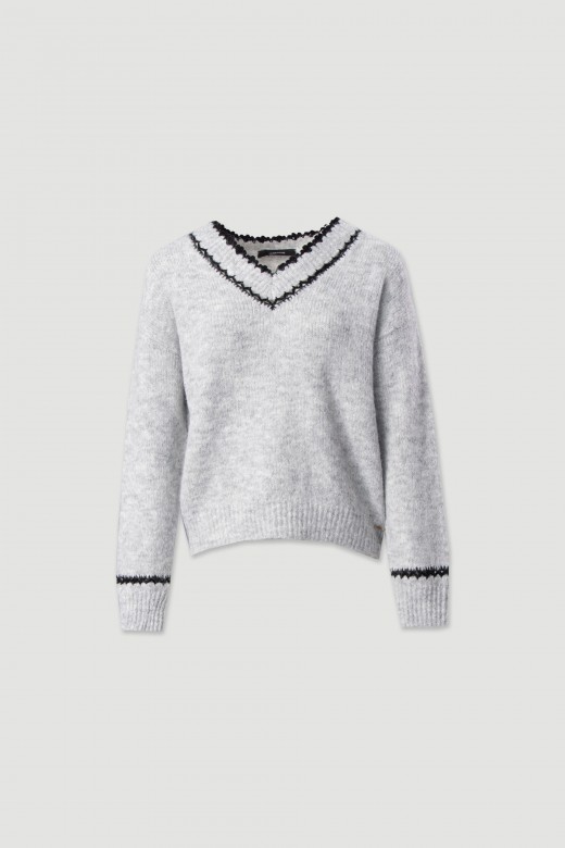 V-neck sweater with contrast trim