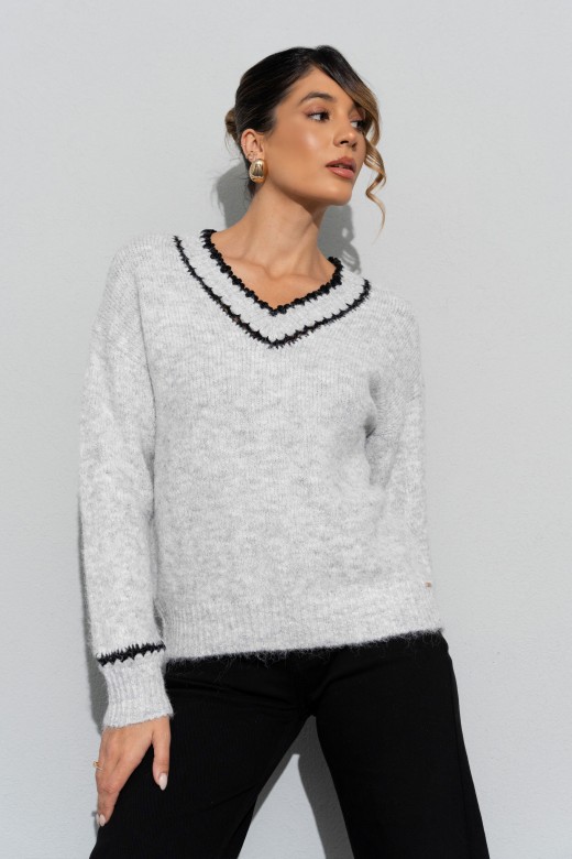 V-neck sweater with contrast trim