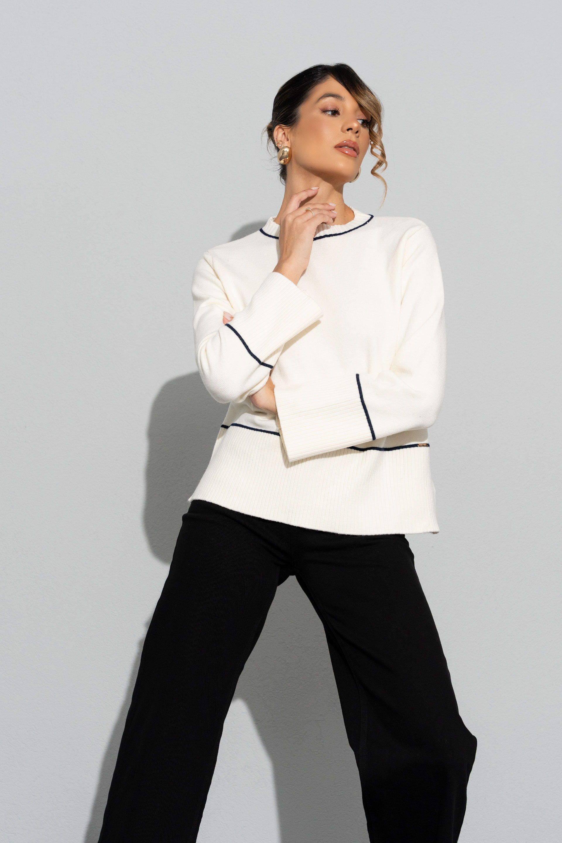 Jersey de punto con detalles de rayas en contraste