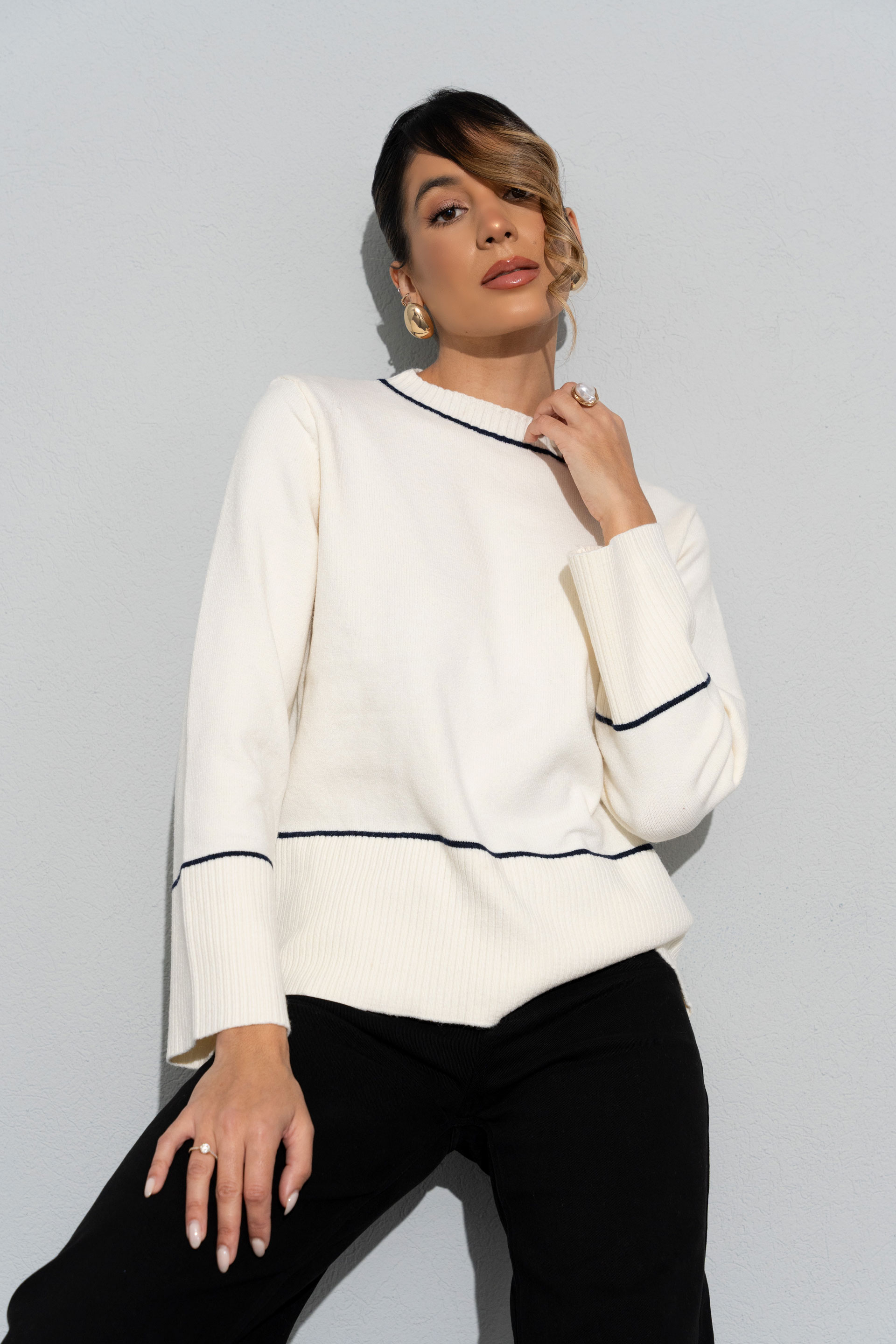 Knit sweater with contrasting stripe details