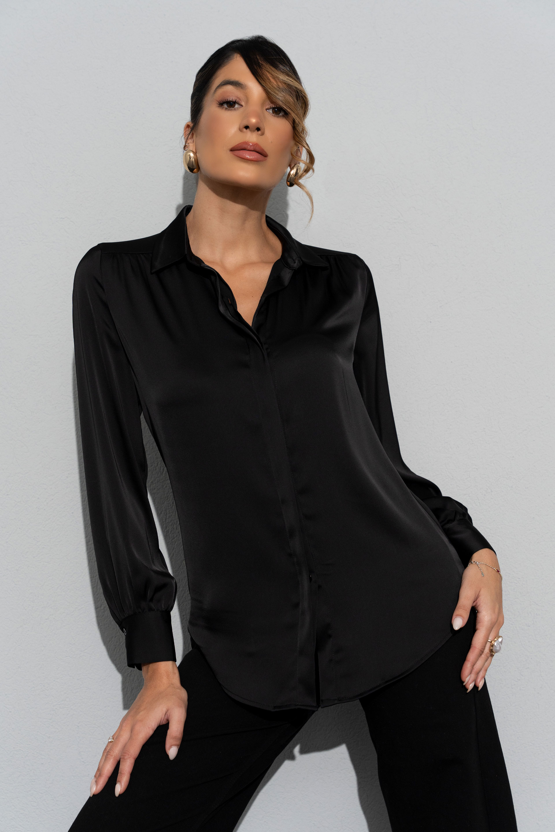 Chemise satinée à manches longues