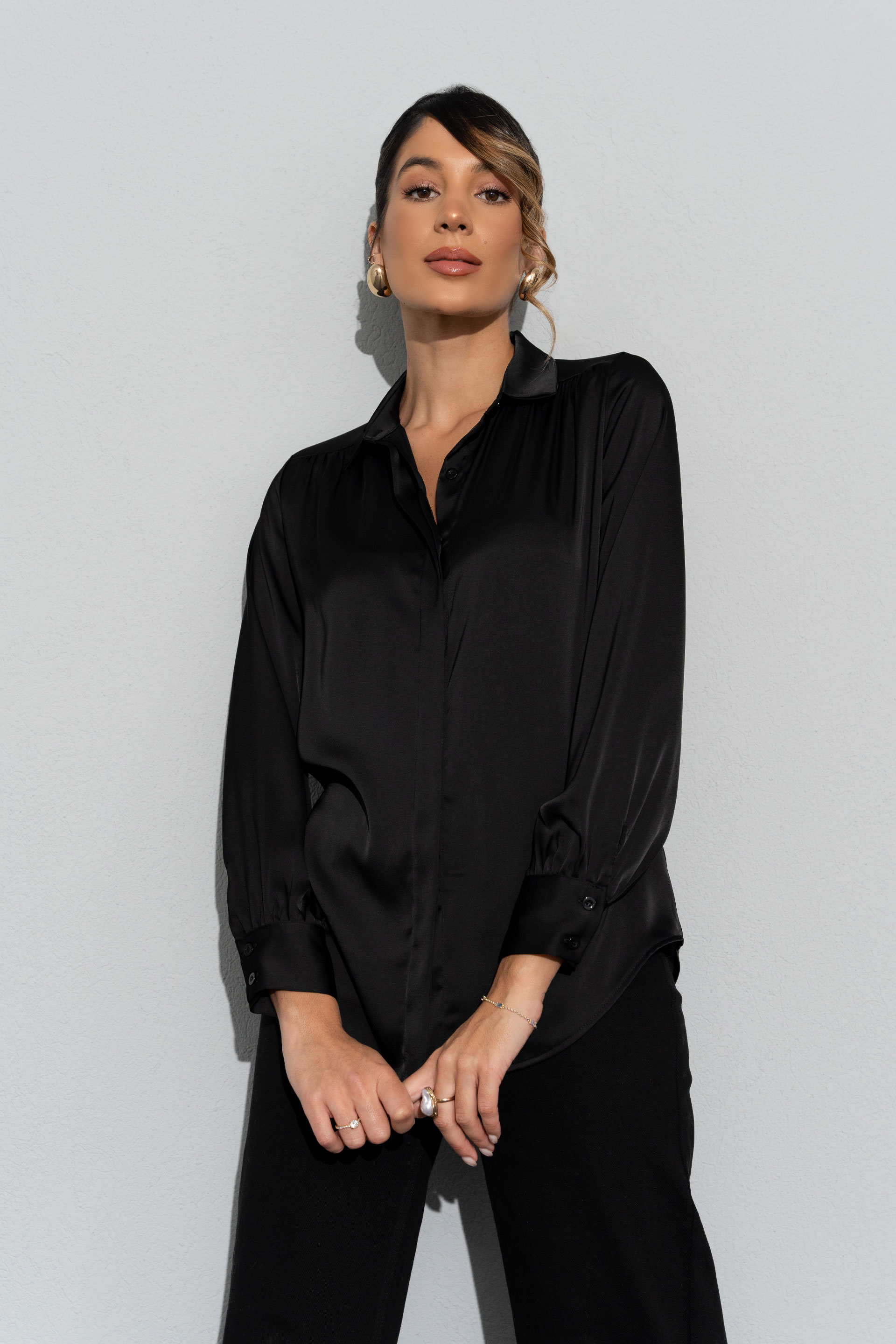 Chemise satinée à manches longues