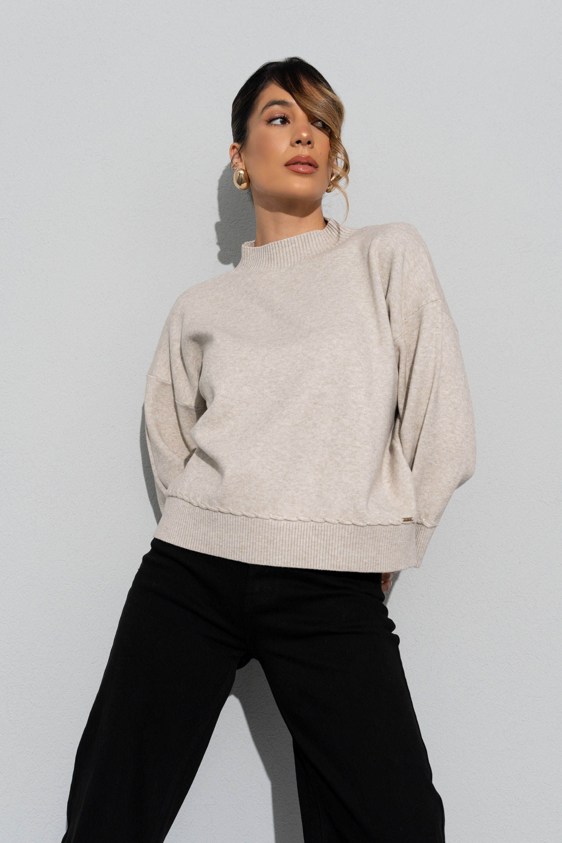 Knit sweater with 3/4