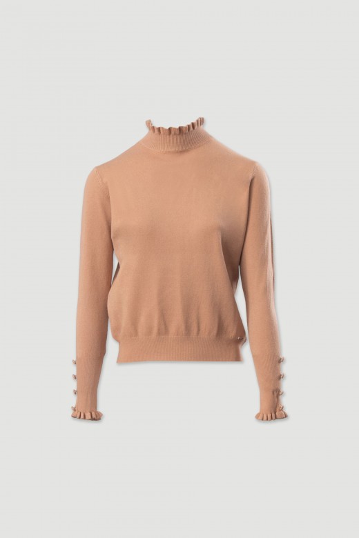 Knit sweater with wavy collar and buttons