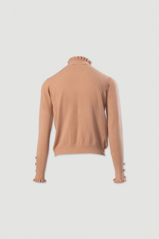 Knit sweater with wavy collar and buttons