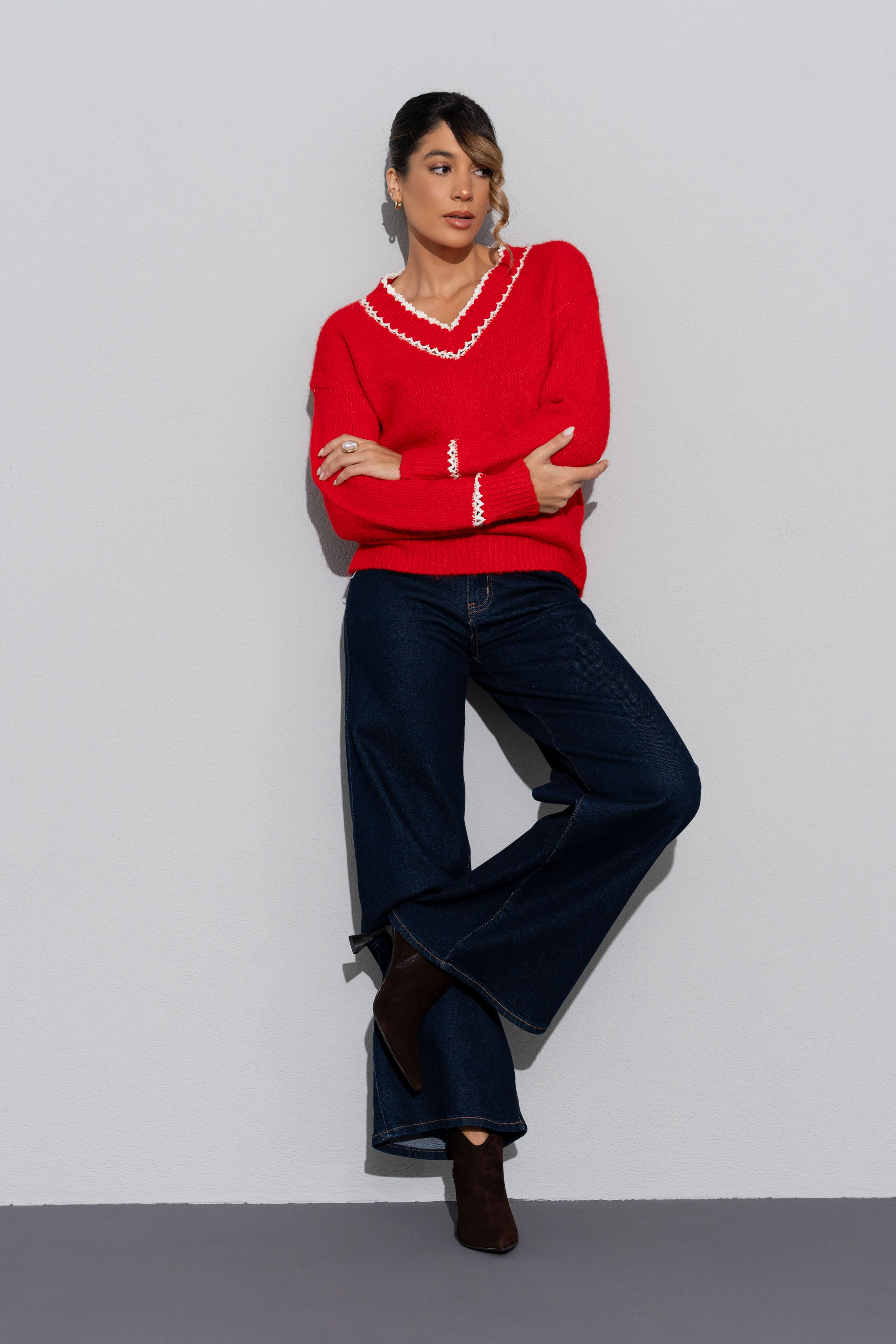 V-neck sweater with contrast trim