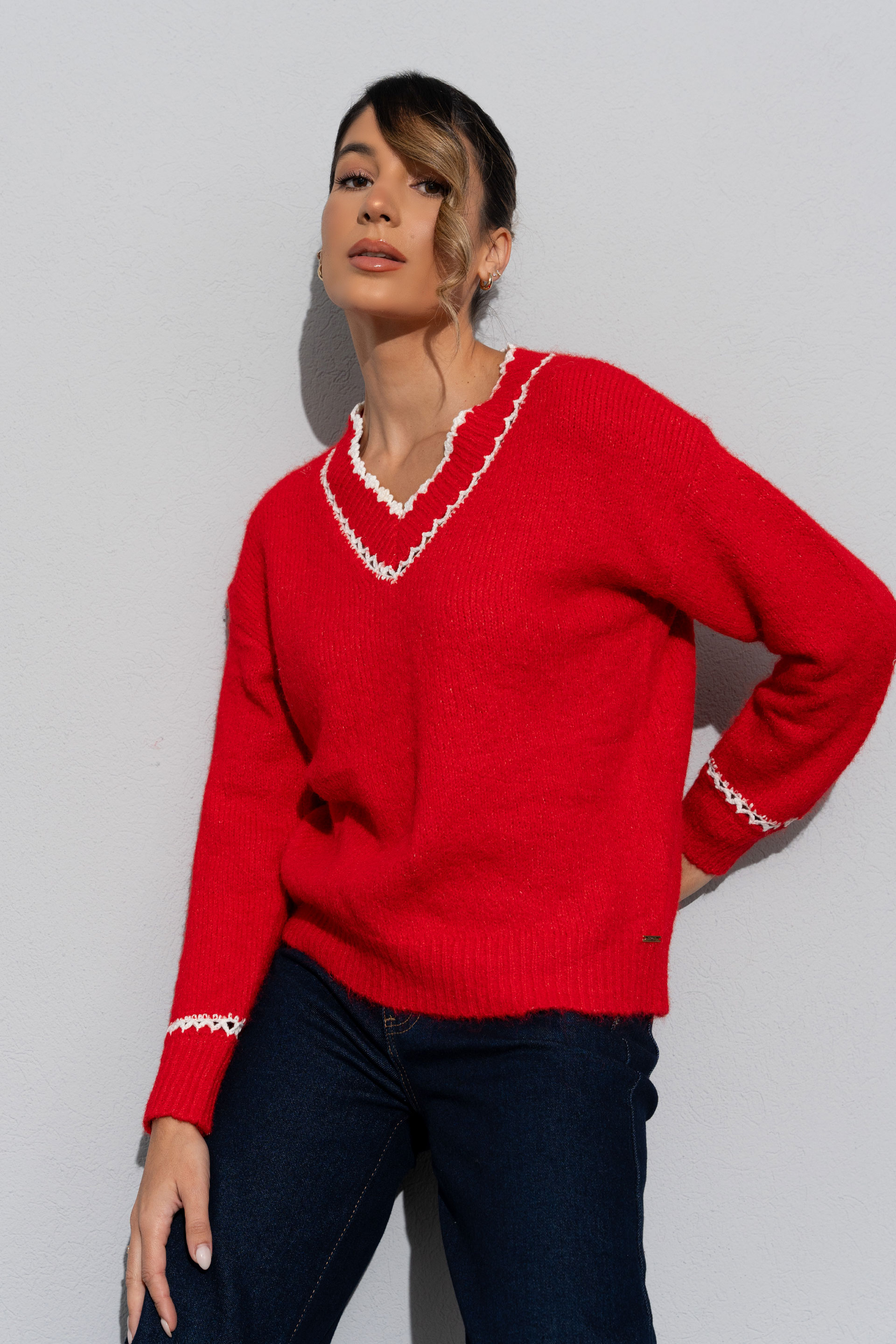 V-neck sweater with contrast trim