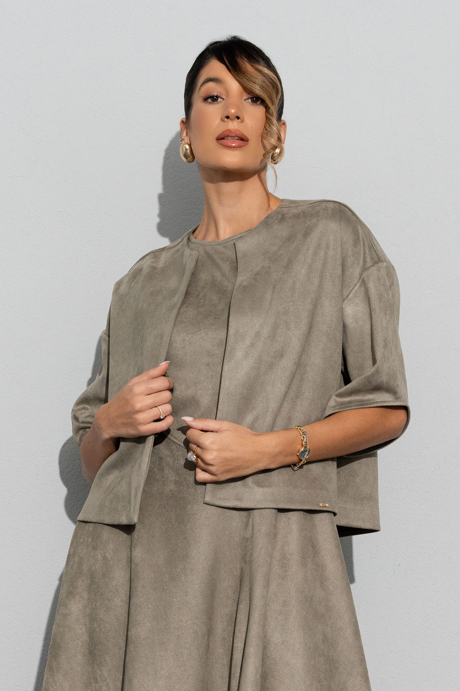 Casaco curto em tecido efeito pele de pêssego