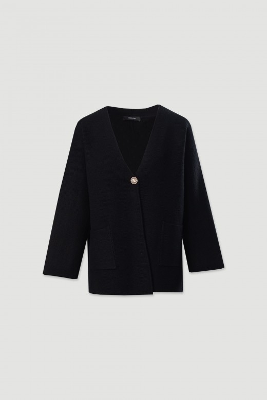 Casaco de malha com boto personalizado