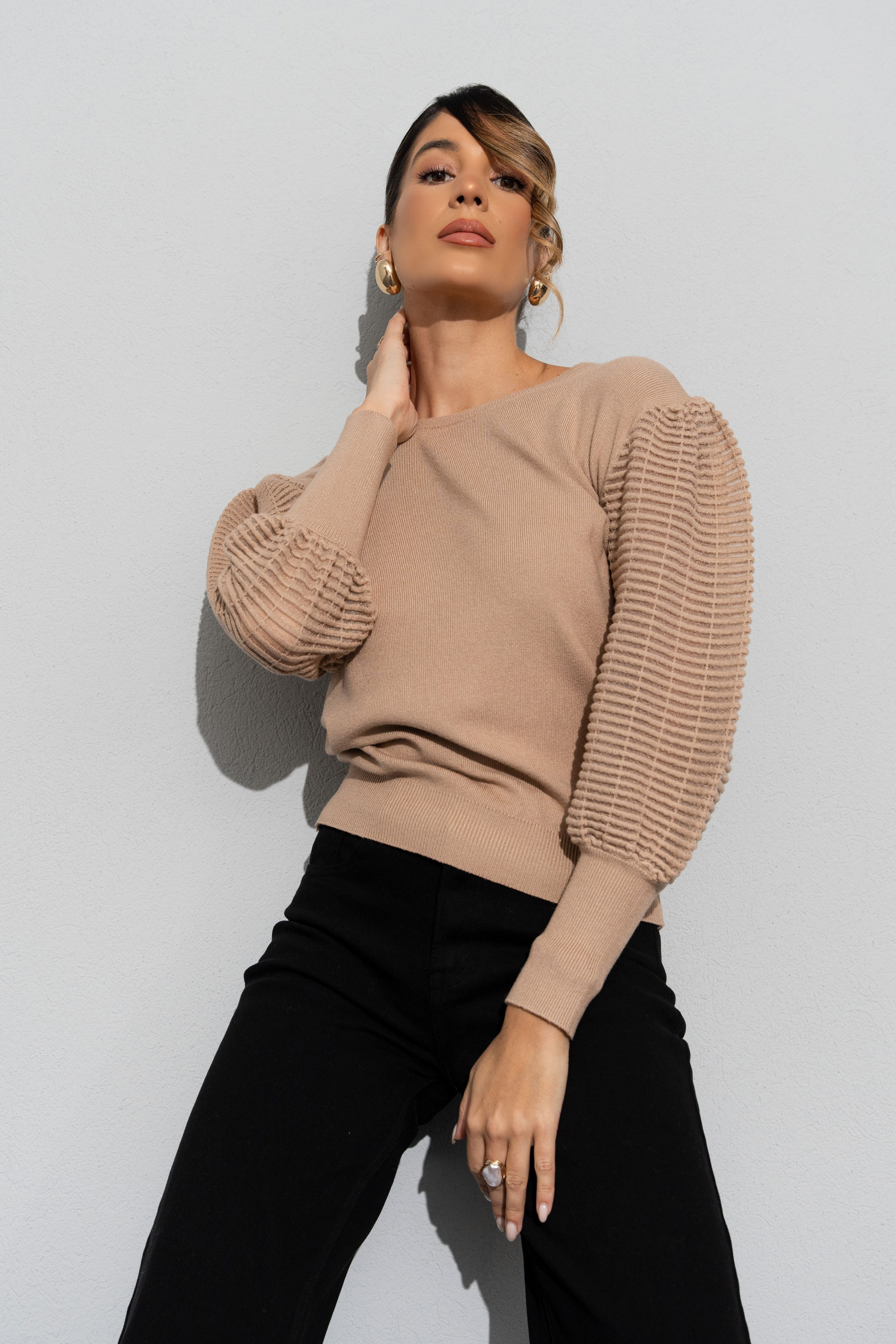 Knit sweater with organza sleeves