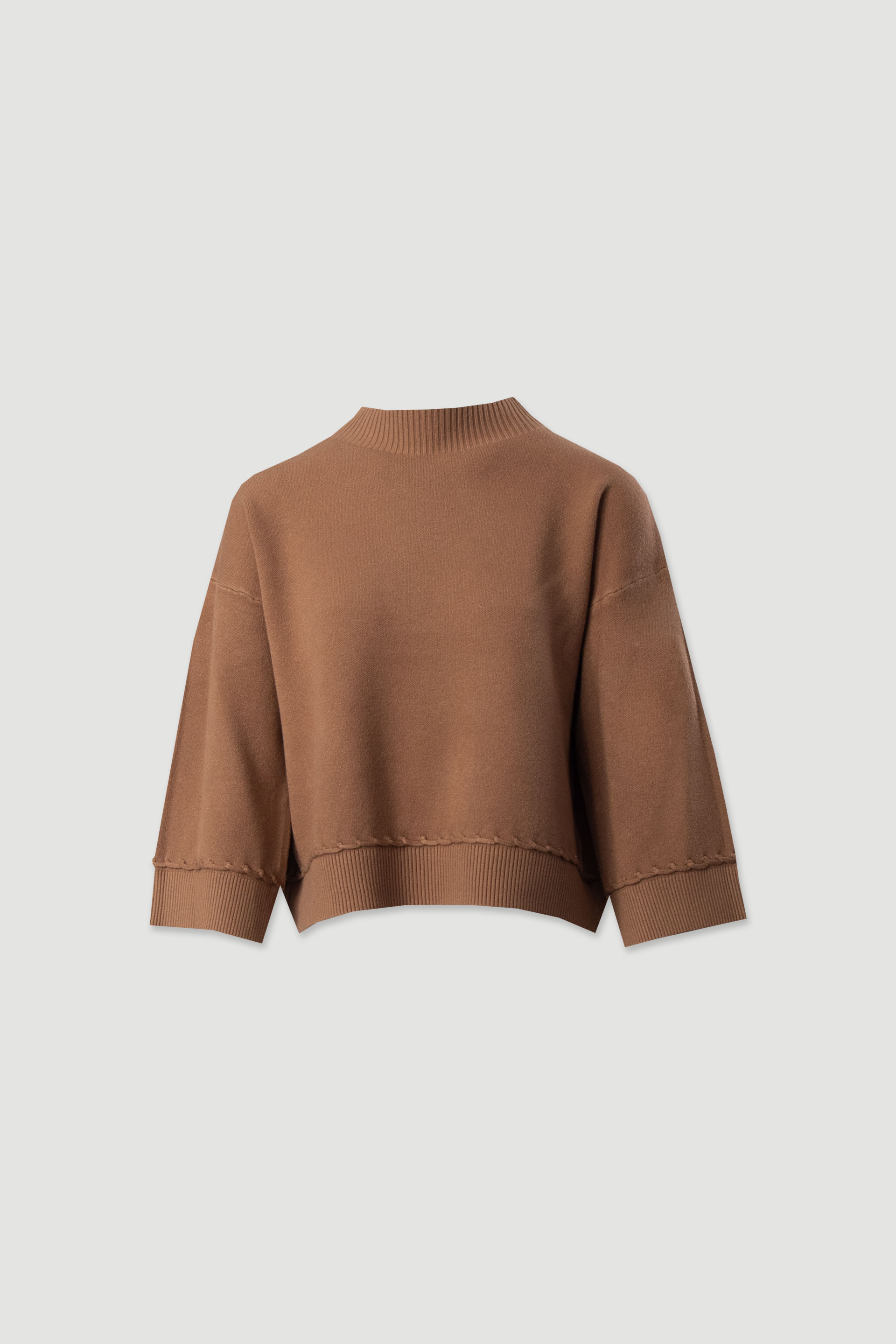 Knit sweater with 3/4