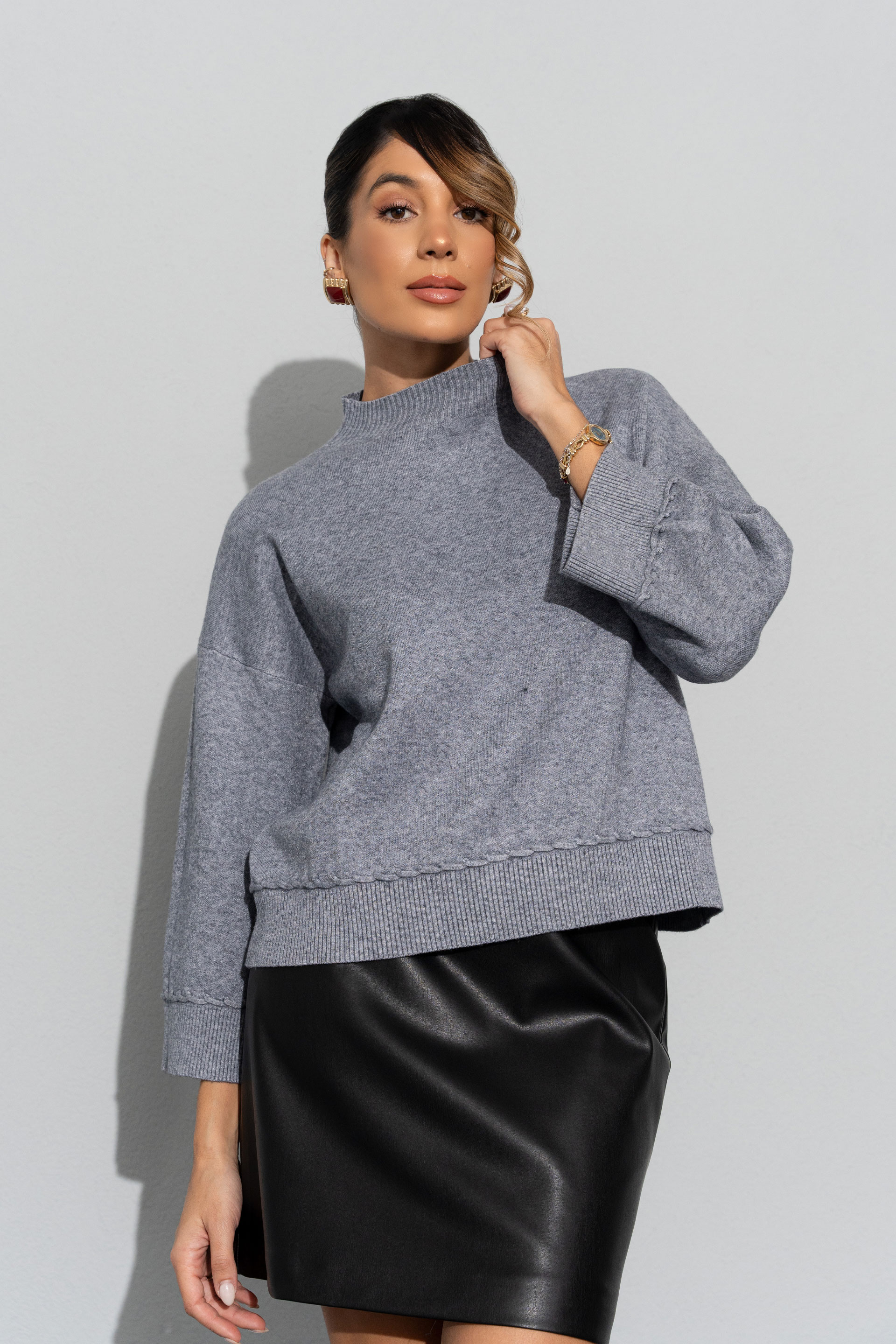 Knit sweater with 3/4