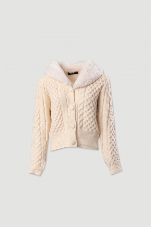 Casaco de malha com gola em pêlo Casaco de malha com gola em pêlo