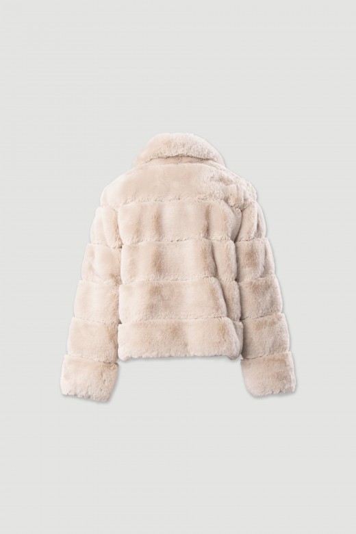 Casaco de pêlo com efeito canelado largo Casaco de pêlo com efeito canelado largo