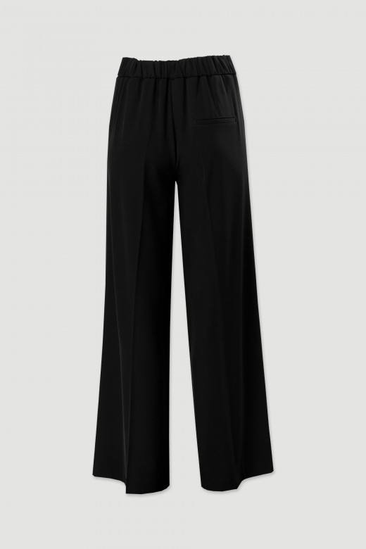 Calça wide leg com detalhe de fivelas Calça wide leg com detalhe de fivelas