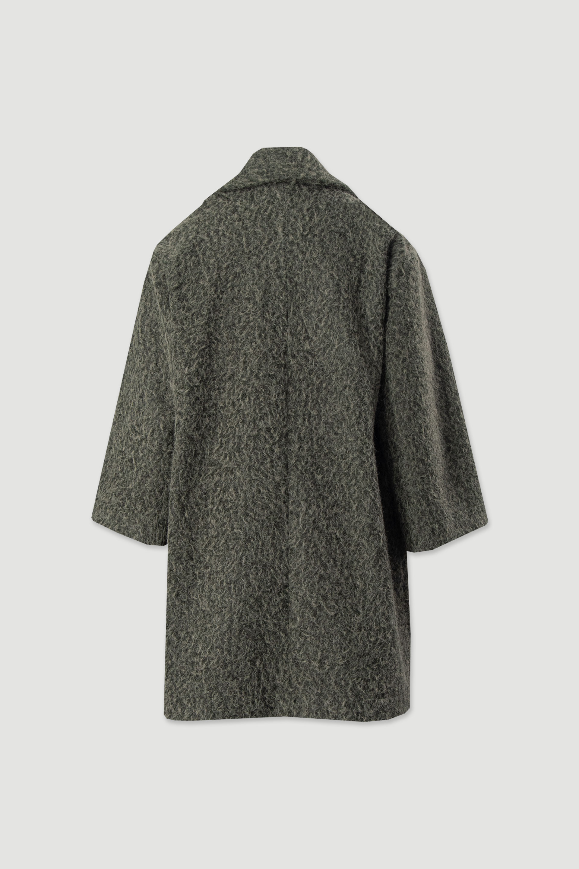 Casaco de pêlo curto com gola ampla