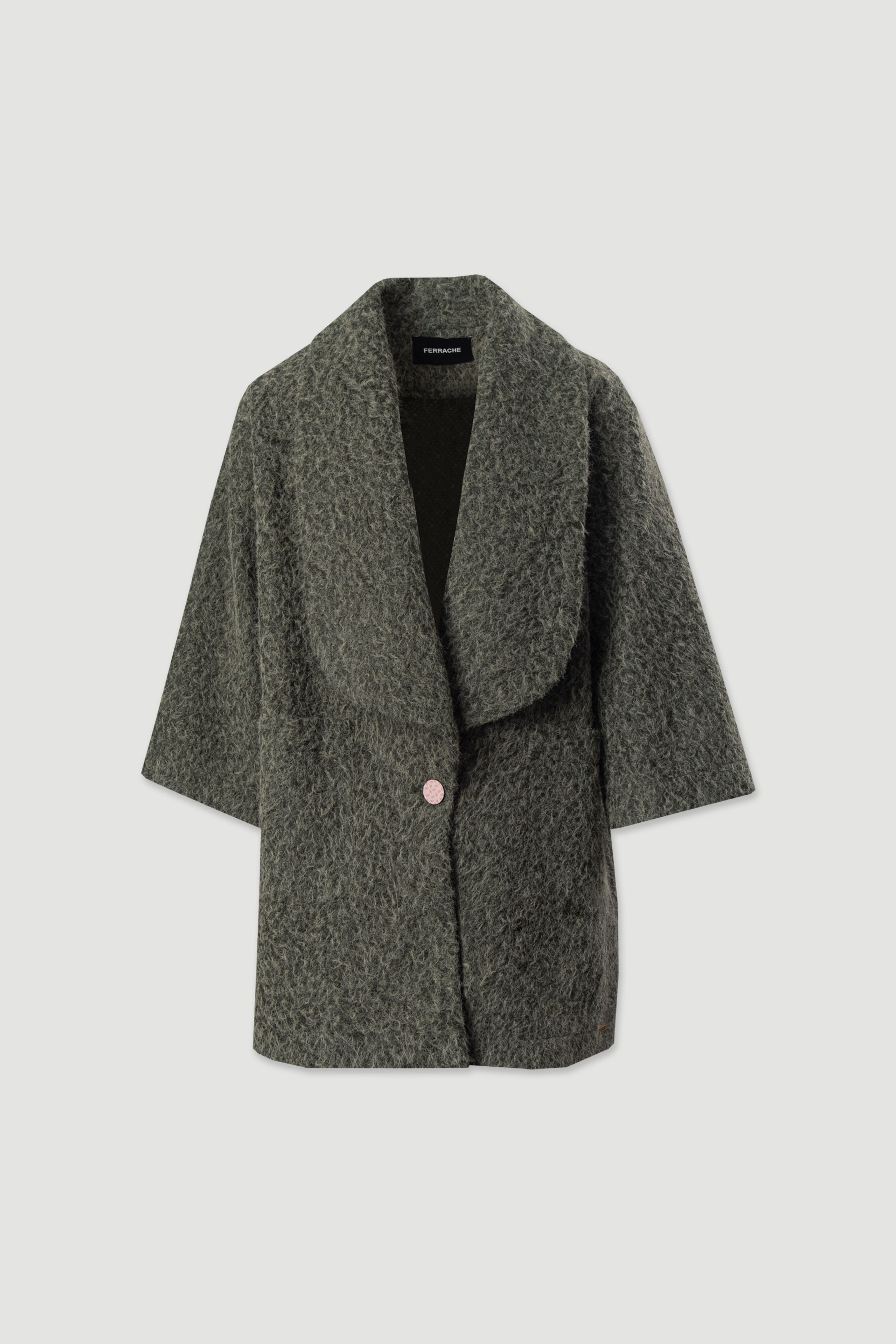 Casaco de pêlo curto com gola ampla