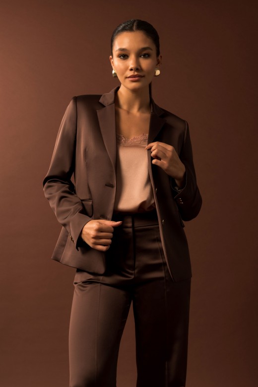 Blazer clássico cintado acetinado Blazer clássico cintado acetinado