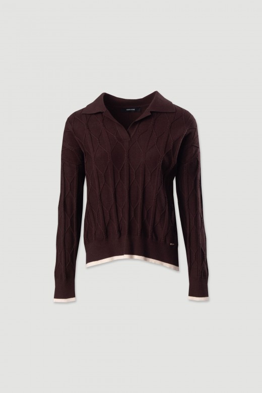 Conjunto de polo e calça em malha trabalhada Conjunto de polo e calça em malha trabalhada