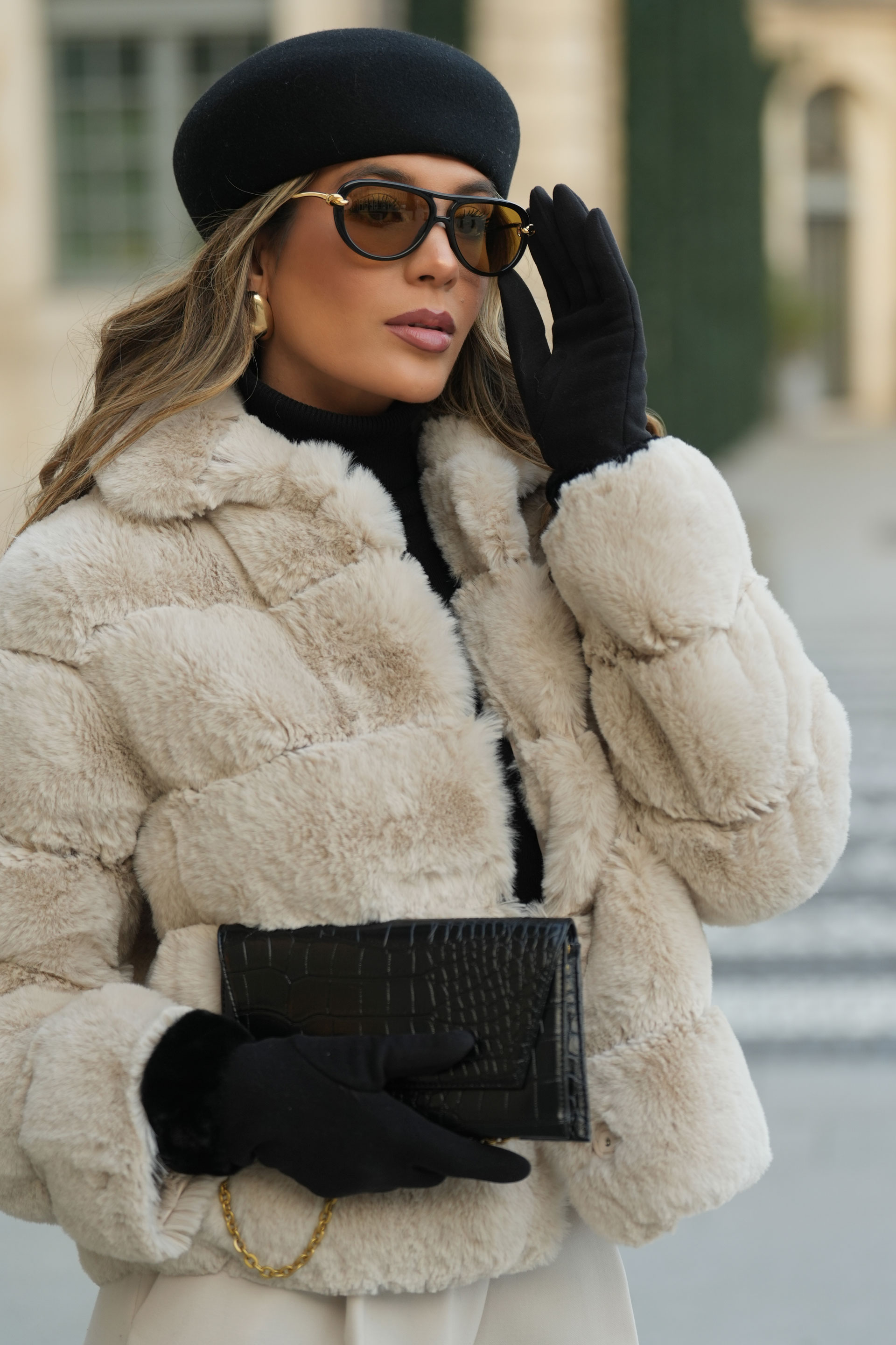 Casaco de pêlo com efeito canelado largo