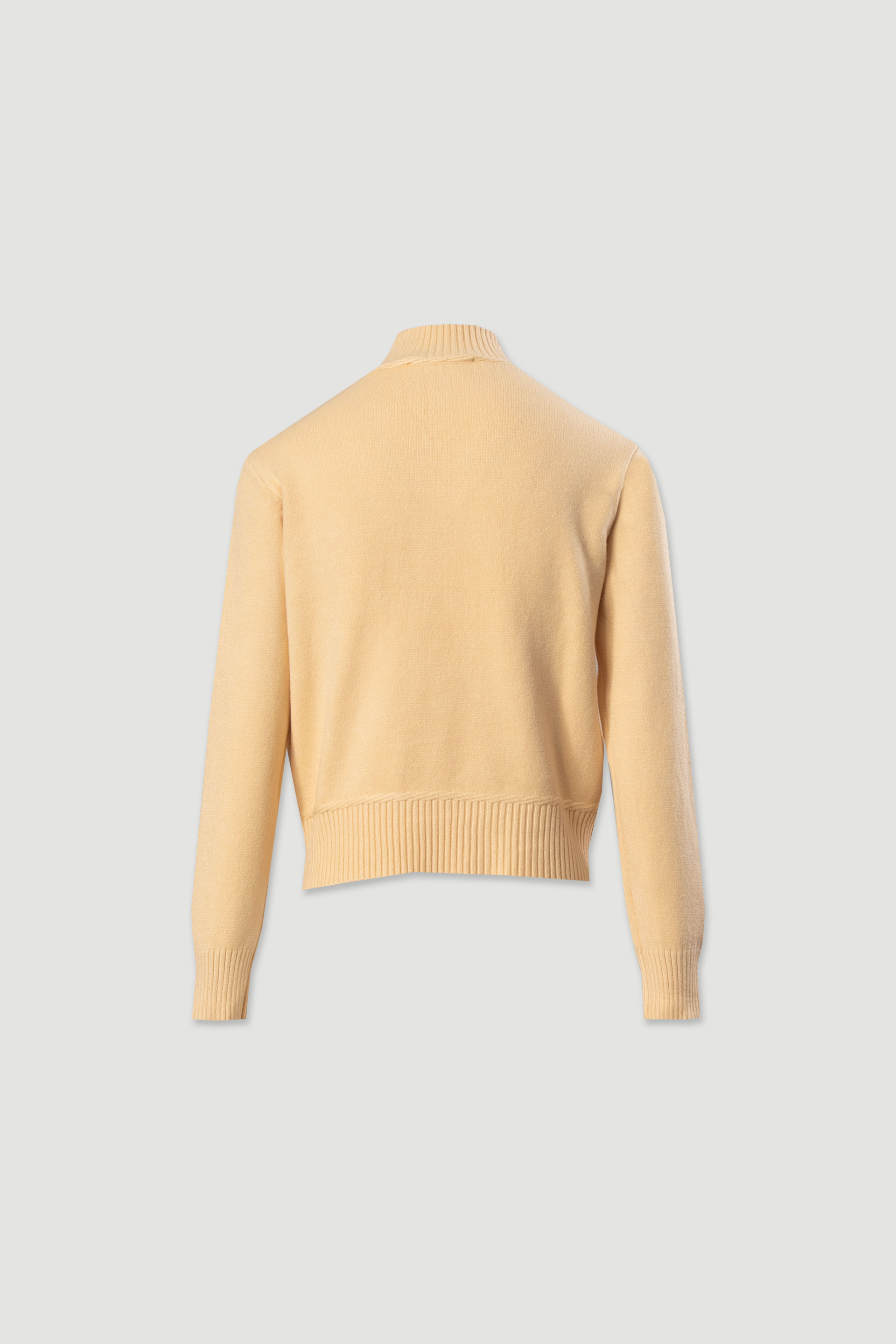 Pull en maille à col montant côtelé