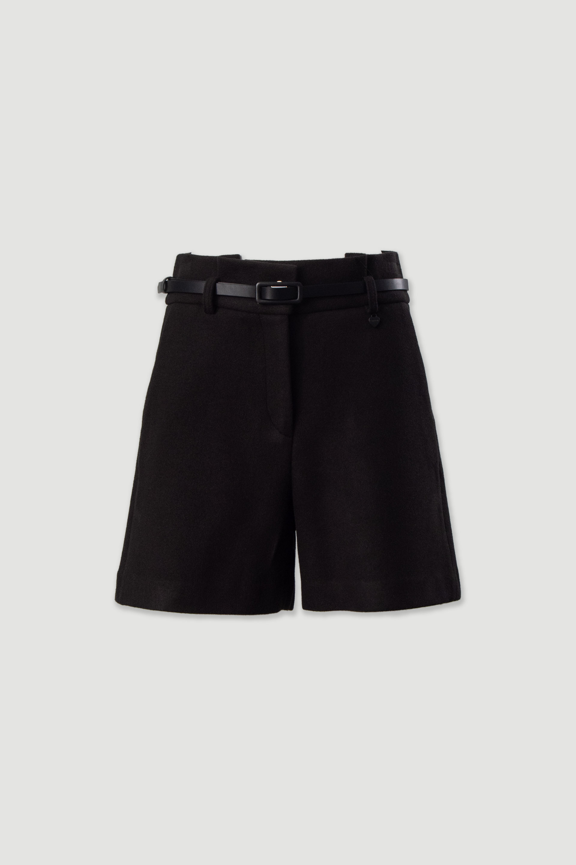 Short estructurado de tiro alto con cinturón