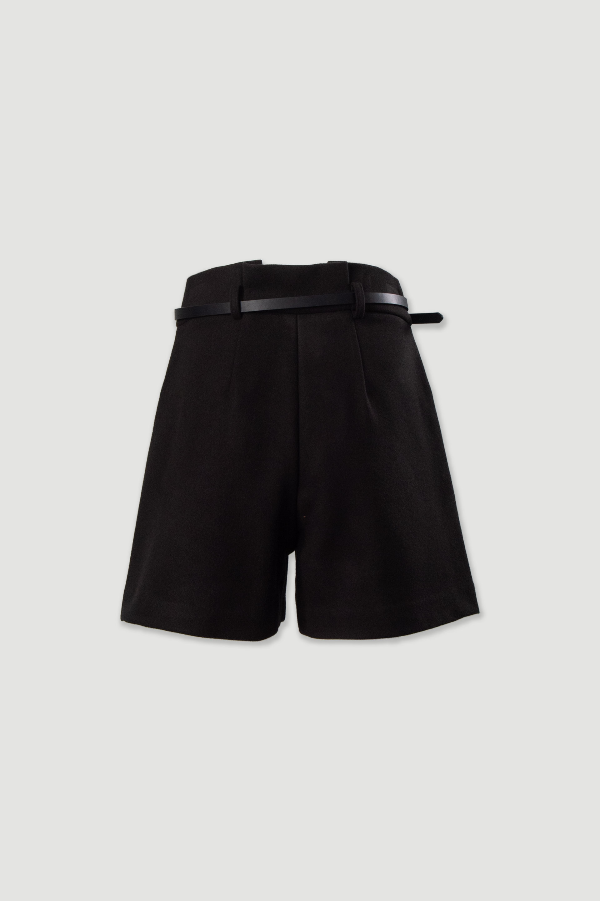 Short estructurado de tiro alto con cinturón