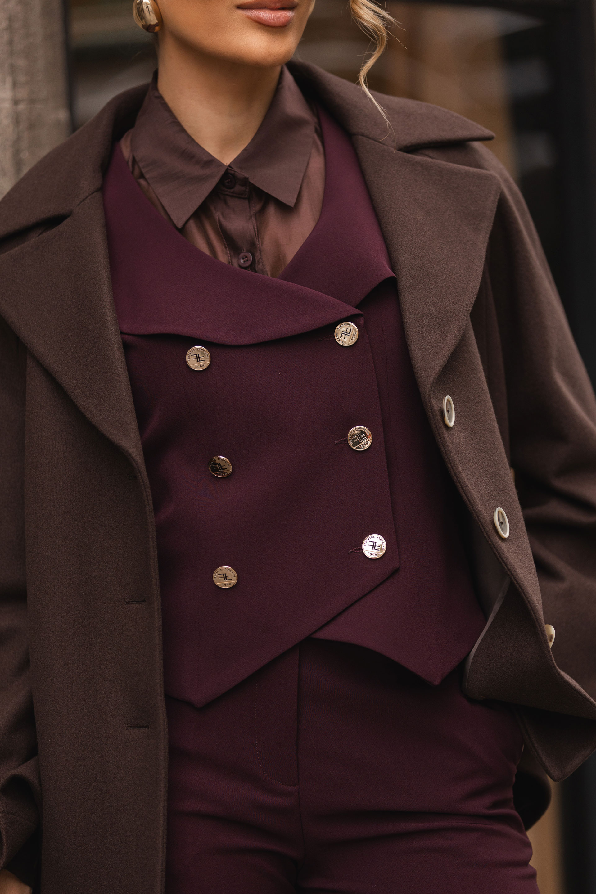 Gilet de tailleur croisé avec boutons métalliques