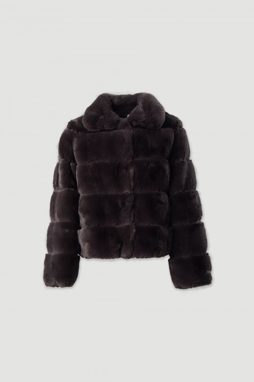 Casaco de pêlo com efeito canelado largo Casaco de pêlo com efeito canelado largo