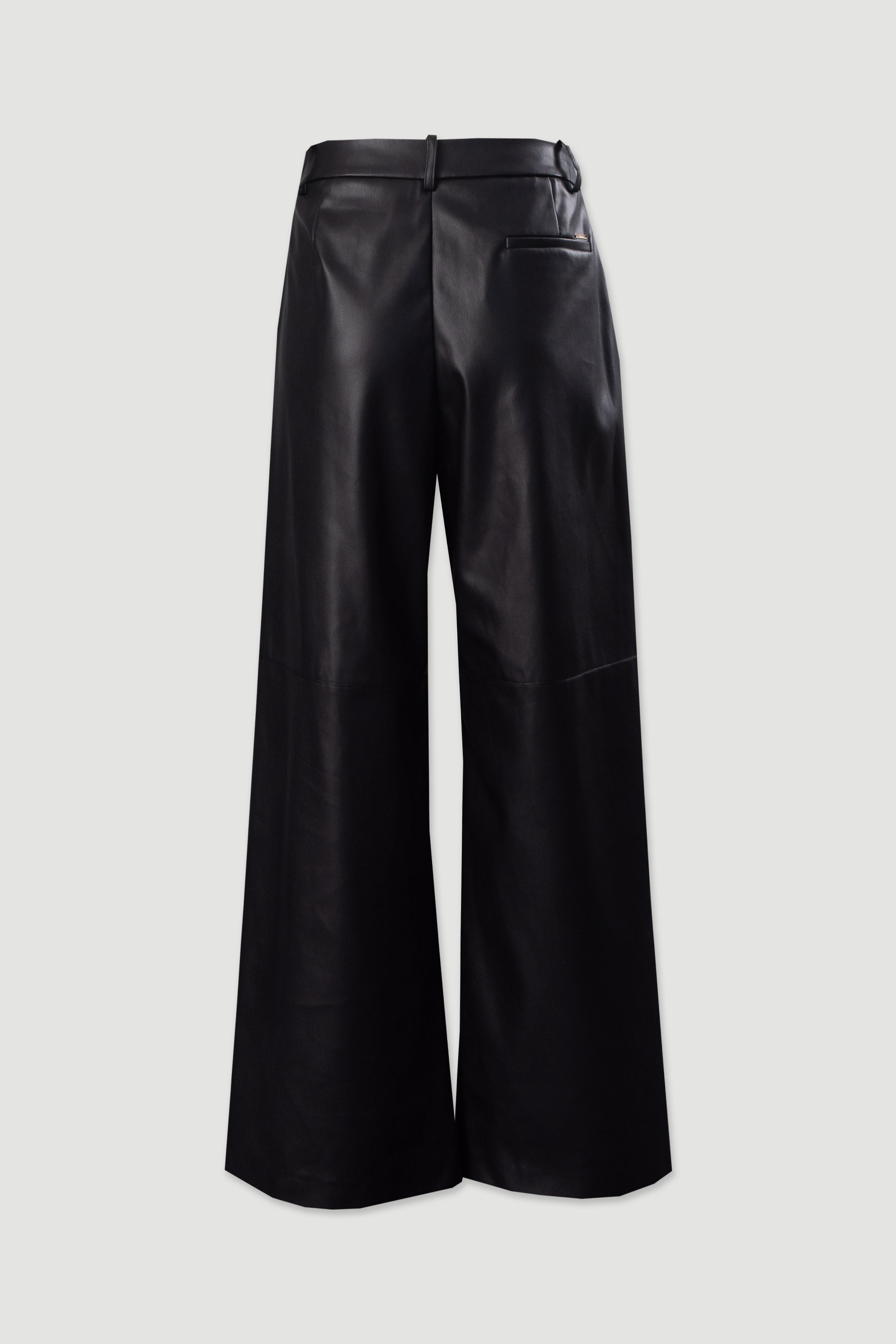 Pantalón wide leg efecto piel