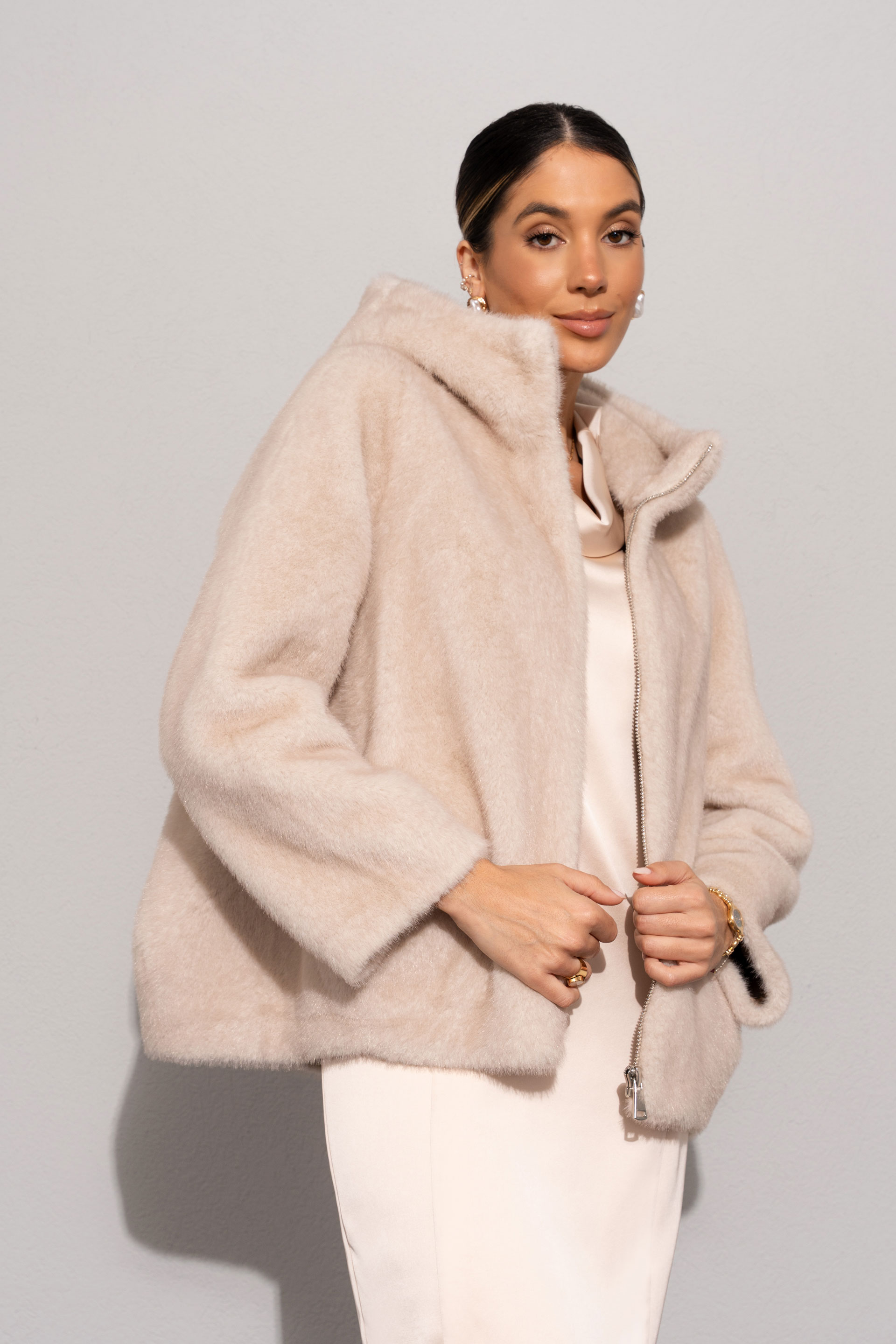 Short faux fur coat with hood