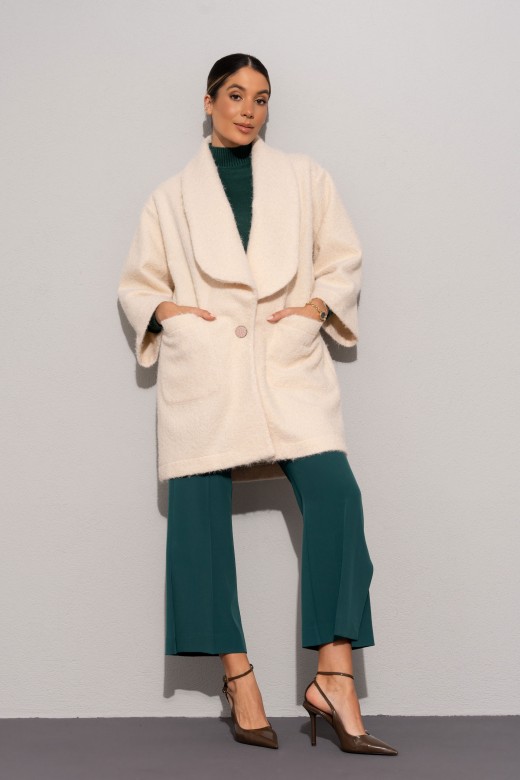 Casaco de pêlo curto com gola ampla Casaco de pêlo curto com gola ampla