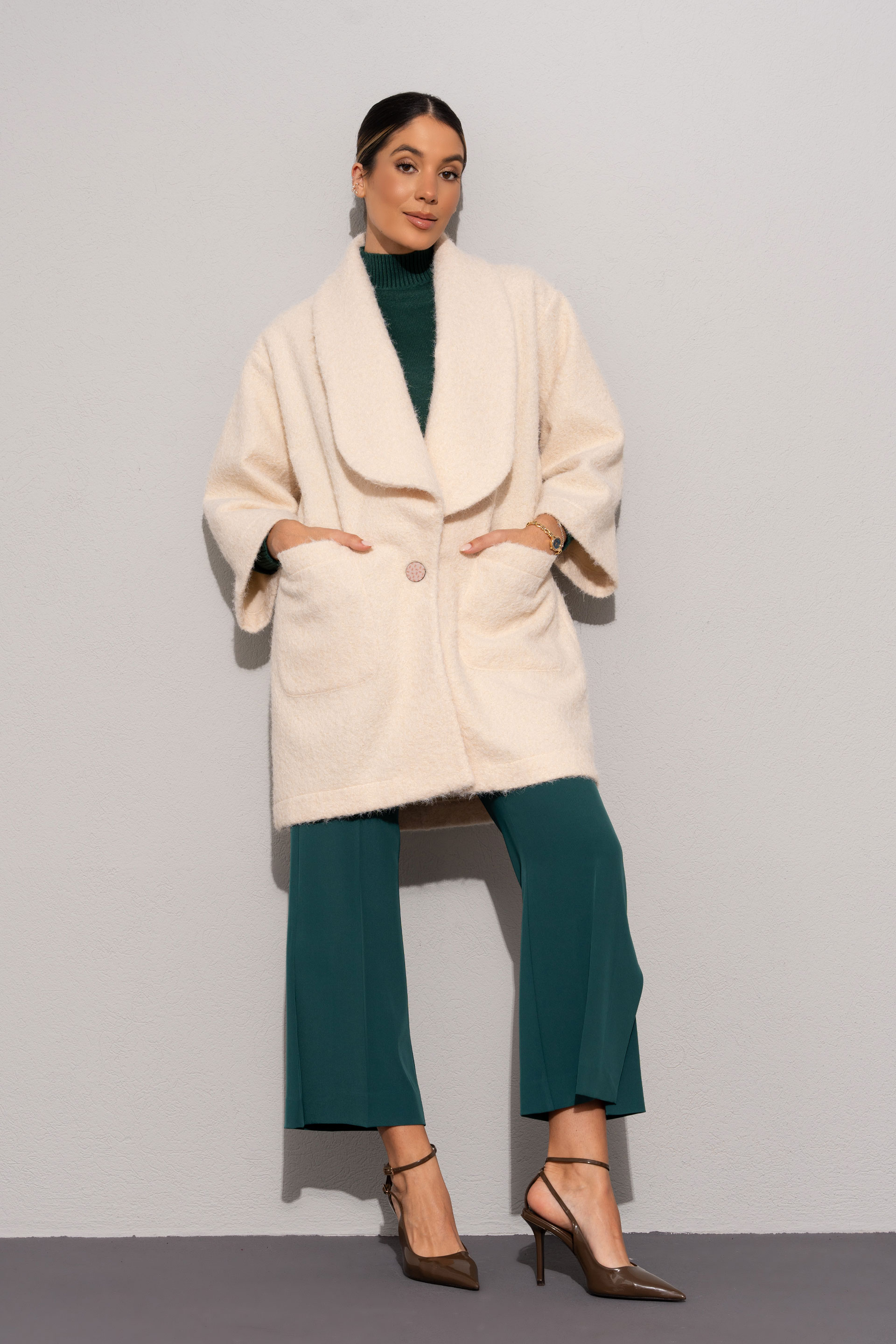 Short faux-fur coat with wide collar