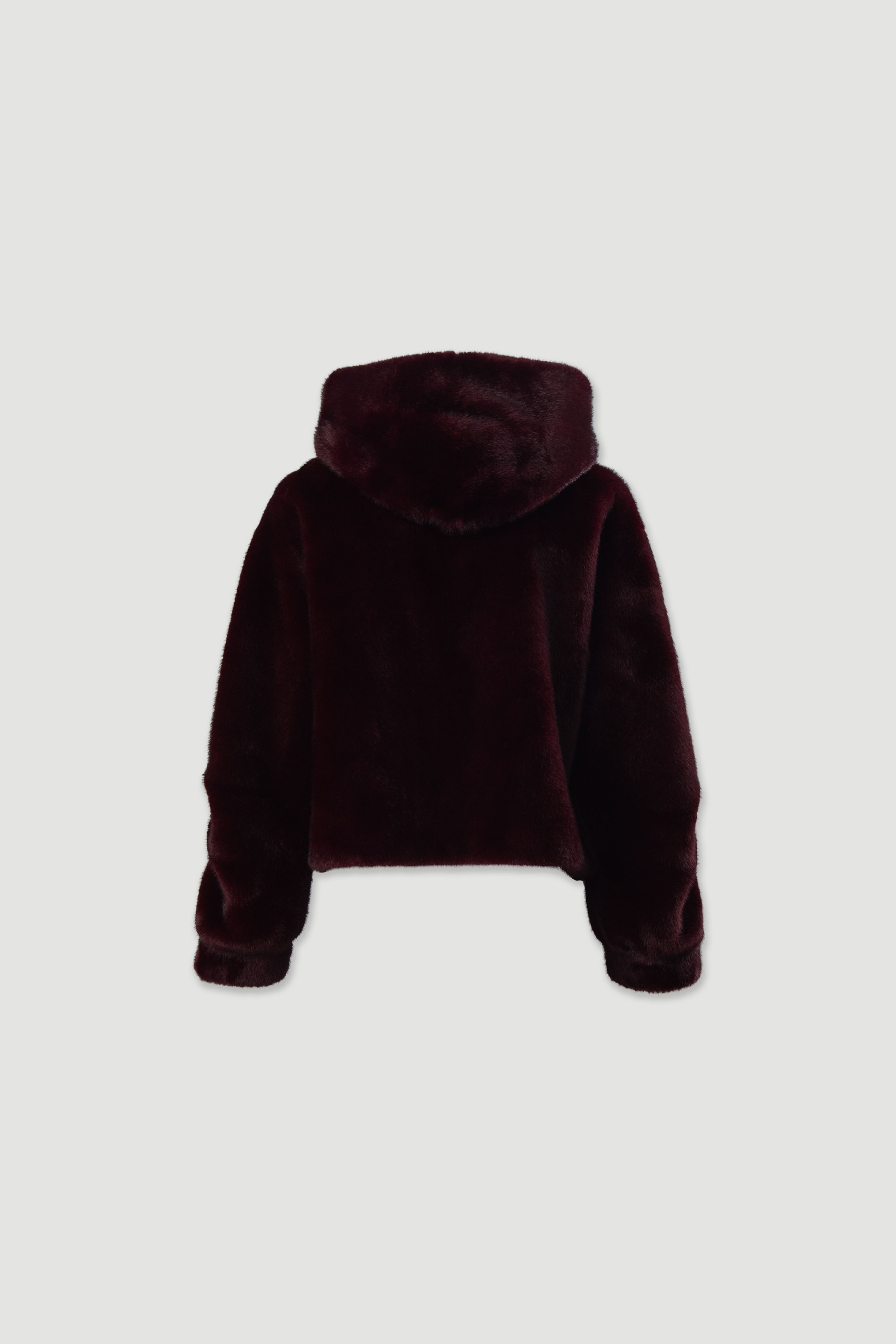 Chaqueta corta de pelo sintético con capucha