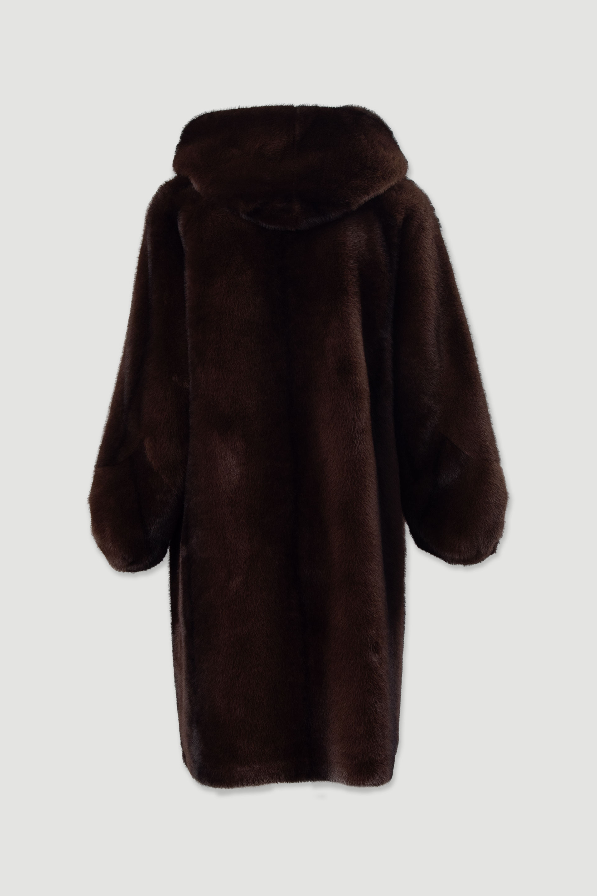 Casaco de pêlo comprido com capuz