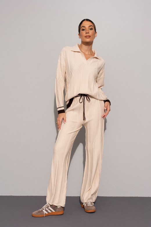 Conjunto de polo e calça em malha trabalhada com risca Conjunto de polo e calça em malha trabalhada com risca