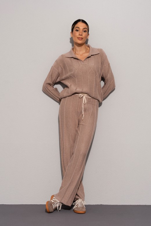 Conjunto de polo e calça em malha trabalhada com risca Conjunto de polo e calça em malha trabalhada com risca