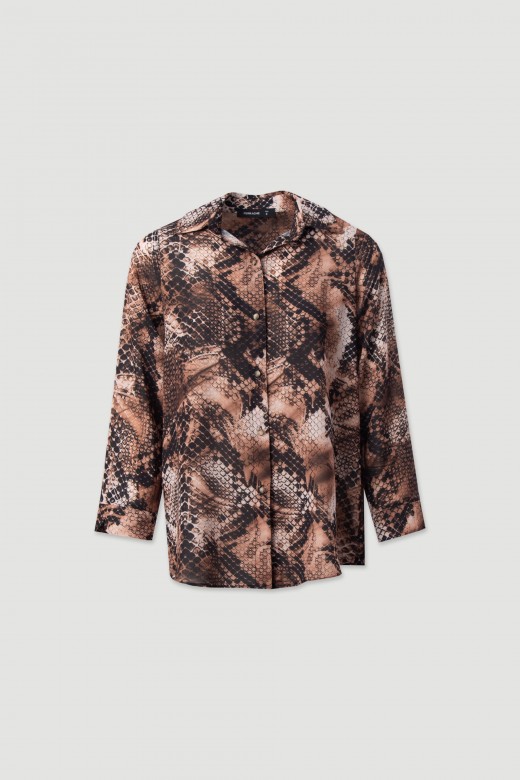 Blusa com padrão animal e colarinho clássico Blusa com padrão animal e colarinho clássico