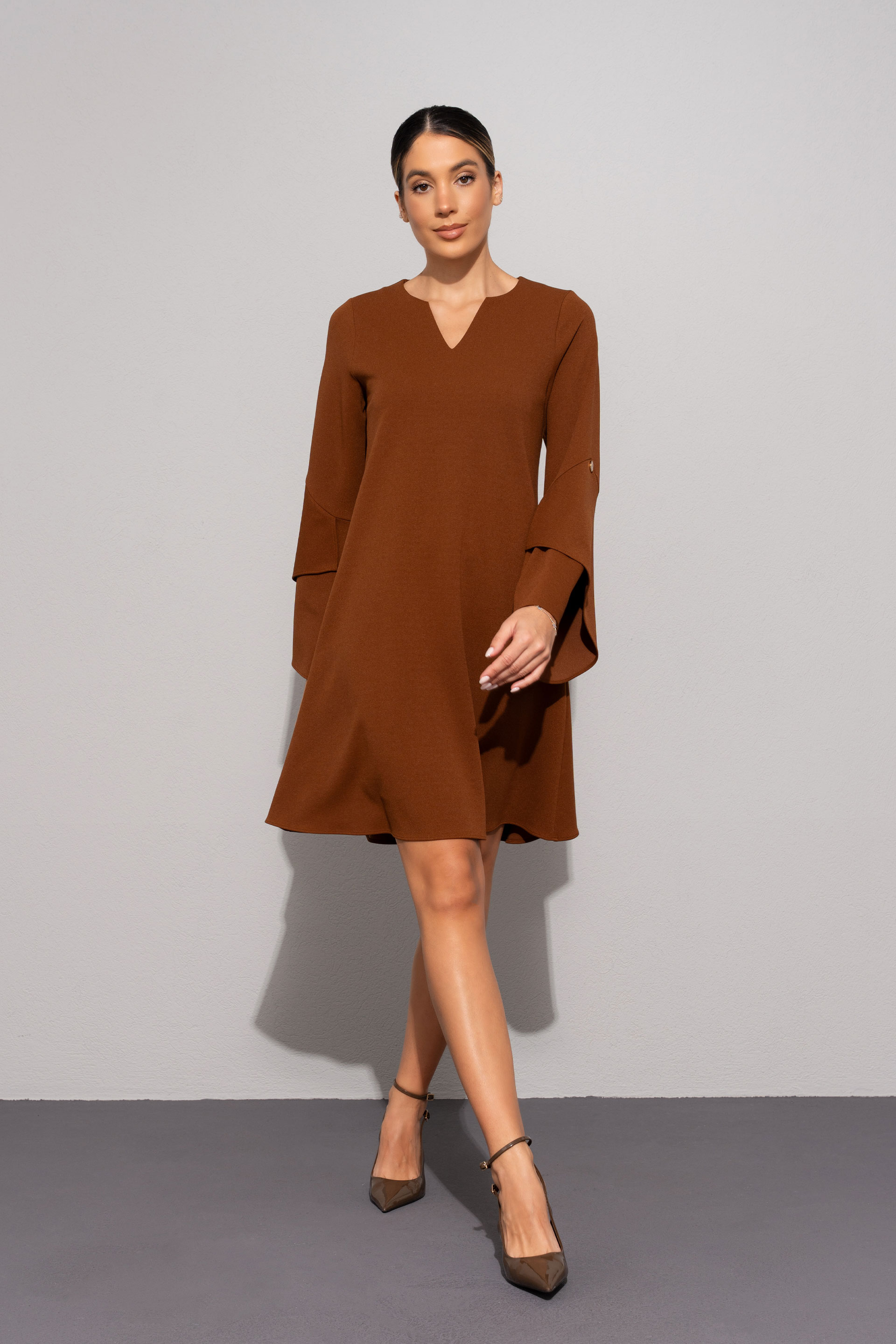 Vestido corto de manga larga