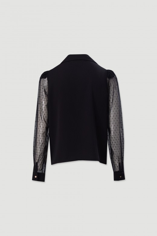 Blouse avec manches transparentes en plumetis Blouse avec manches transparentes en plumetis