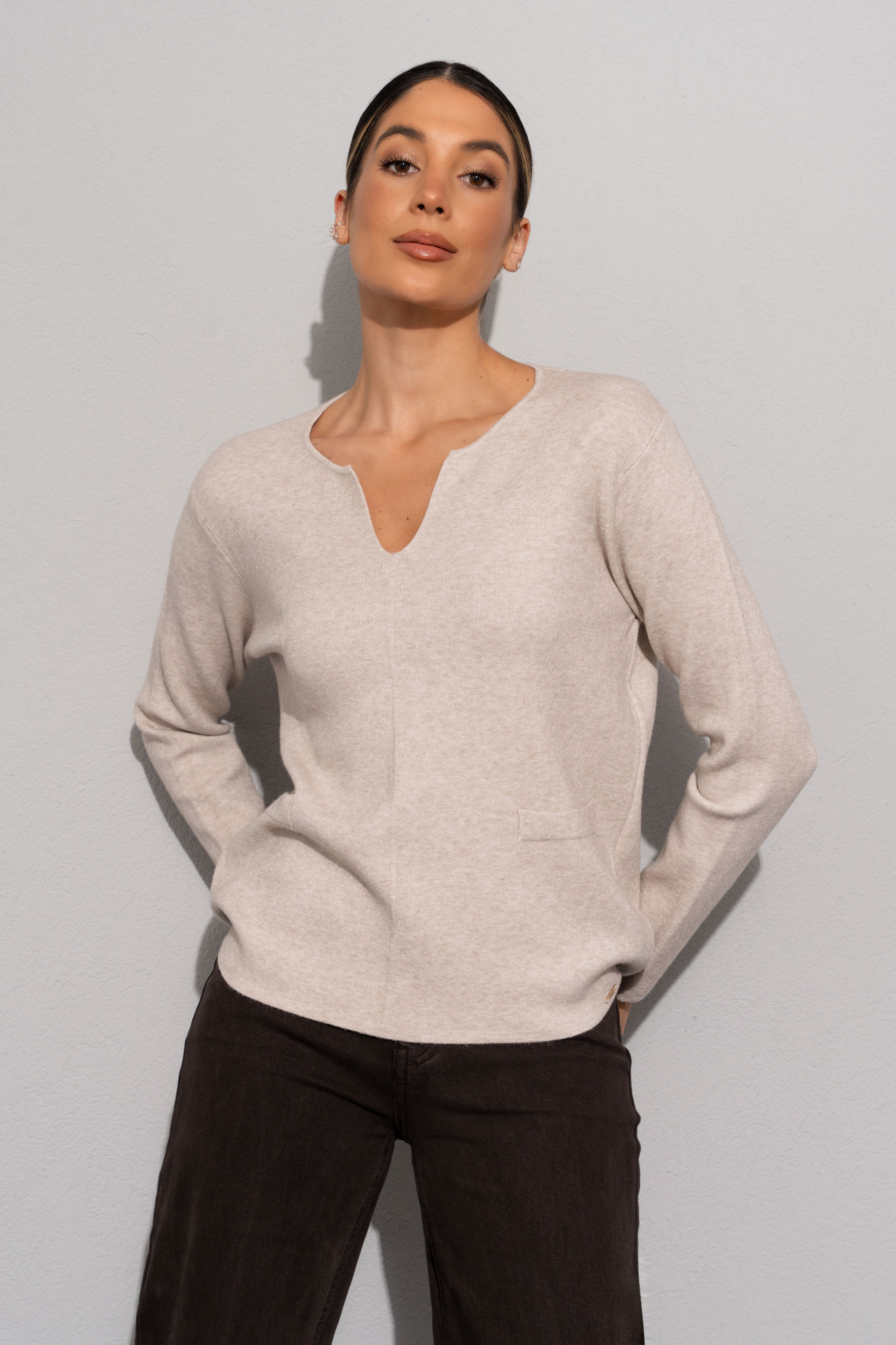 Pull en maille avec encolure en v